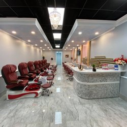Q Nails