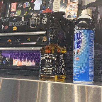 Floyd's 99 Barbershop - This is awesome. - Barbers Near Me - Aurora, Colorado