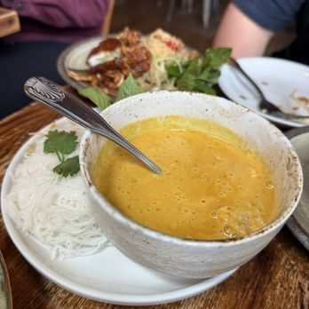 Mahaniyom - Kang Pu (Crab Curry) - Cocktail Bars Near Me - Brookline, Massachusetts