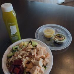 Purely Pressed - Green Orchard salad with organic chicken and strong green cold pressed juice