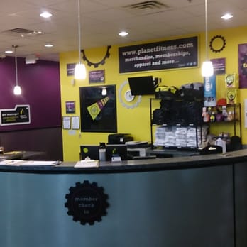 Planet Fitness - Front desk area - Gyms Near Me - Denton, Texas