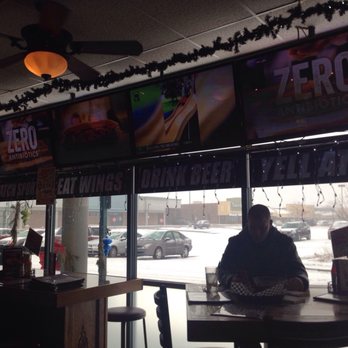 Coach's Corner - Football and sports here -food decent bar food and beer! - American Near Me - Elk Grove Village, Illinois
