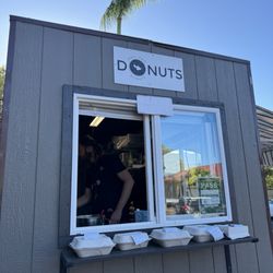 Maui Ono Donuts - Donut hut