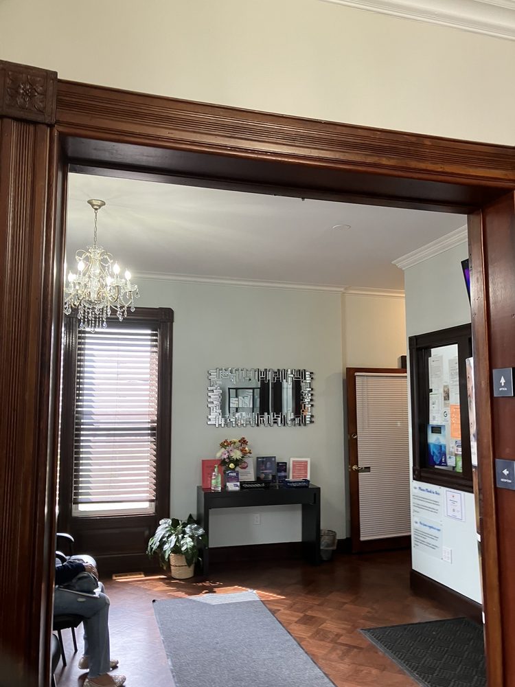 MERIDEN EYE CARE Updated October 2024 14 Photos & 11 Reviews 658