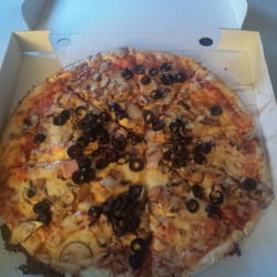 Pinheads Pizza - Takeaway mushroom and black olive pizza