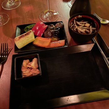 Harry's - My plate is lonely waiting on the star of the dish - Steakhouses Near Me - Cancún, ROO