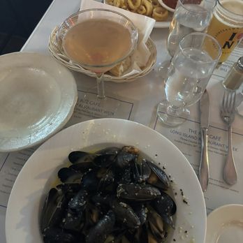 Ritz Cafe - Mussels - Cafes Near Me - Northport, New York