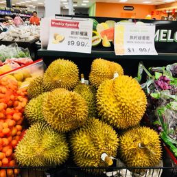 LI MING’S GLOBAL MART - Updated December 2025 - 174 Photos & 210 ...