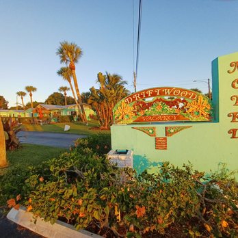 Driftwood Motel - street signage - Hotels Near Me - Jensen Beach, Florida Driftwood Motel - street signage - Hotels Near Me - Jensen Beach, Florida
