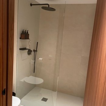 Yurbban Passage - Room - bathroom - Hotels Near Me - Barcelona, B