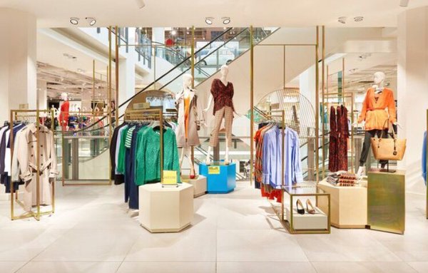 de Bijenkorf Amsterdam by null