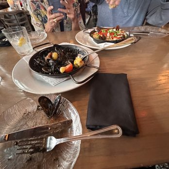 Eclipse di Luna - Alpharetta - Negra and Del Dia Paellas - Wine Bars Near Me - Alpharetta, Georgia Eclipse di Luna - Alpharetta - Negra and Del Dia Paellas - Wine Bars Near Me - Alpharetta, Georgia