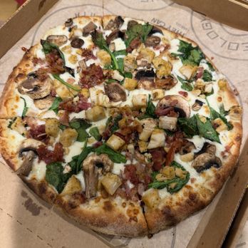 Pieology Pizzeria - Alfredo Bacon Chicken - Pizza Near Me - Monrovia, California
