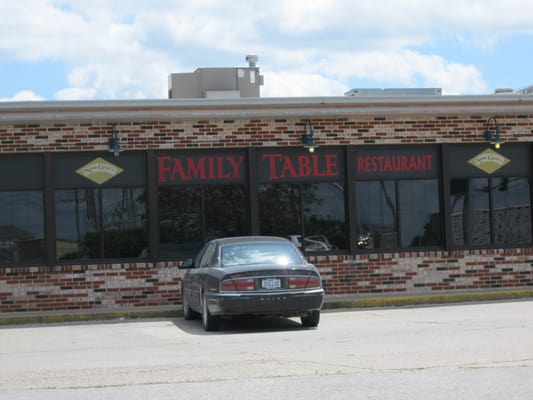 Family Table Diner by null