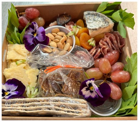 Dot’s Market by null