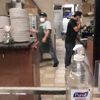 Singas Famous Pizza - Pizza Near Me - Floral Park, New York Singas Famous Pizza - Pizza Near Me - Floral Park, New York