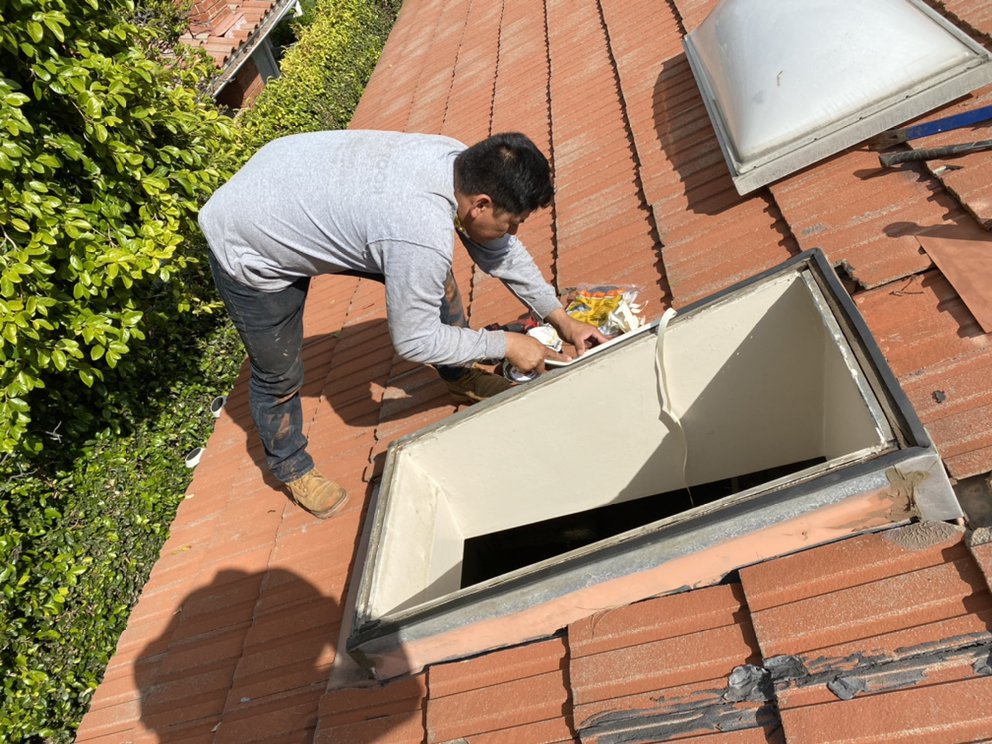 Slide of Jose Cruz's Roofing and Construction
