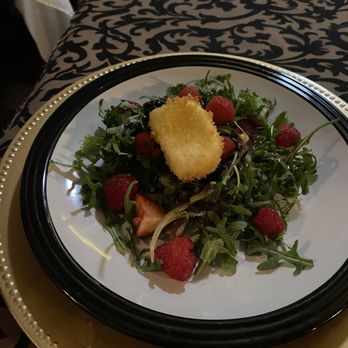 La Bella Pearl - Salad. The pic says it all. Great color and combination of flavors - Coffee & Tea Near Me - Sewanee, Tennessee