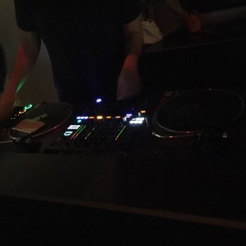 EightyTwo - Dj - Bars Near Me - Los Angeles, California