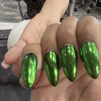 Q Nails and Spa - Missed spots in chrome. - Nail Salons Near Me - Sandy Springs, Georgia