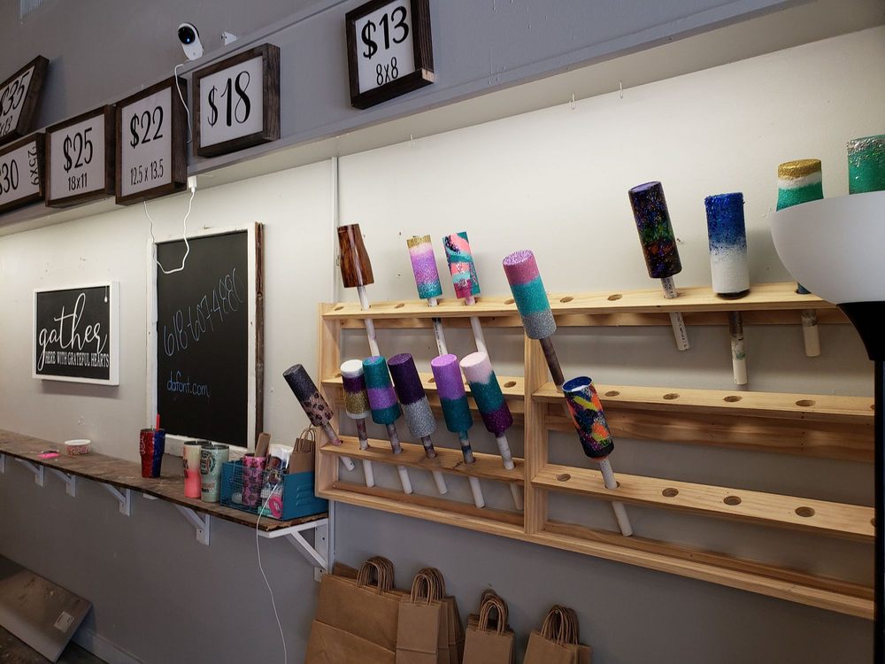 SAWDUST & GLITTER Updated August 2024 119 E Main St, Belleville