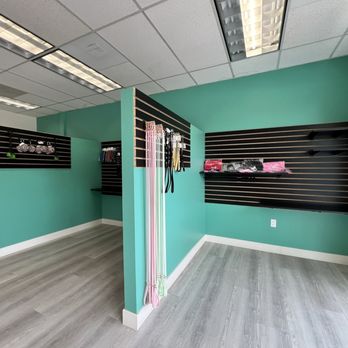 Furrtropolis - Small shop - Pet Boarding Near Me - San Jose, California