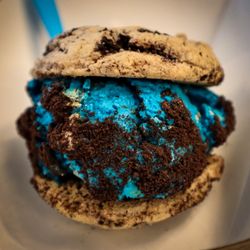 Sweedee Sweets - Blue Monster with Oreo dust