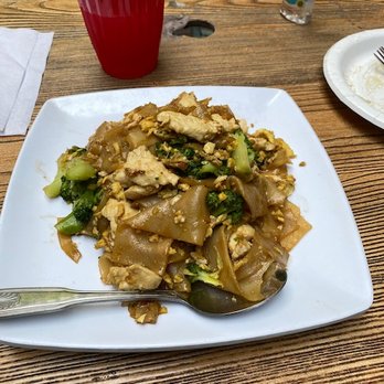 Dao Thai - Pad See Eiw with Chicken - Thai Near Me - Chicago, Illinois Dao Thai - Pad See Eiw with Chicken - Thai Near Me - Chicago, Illinois