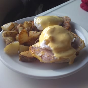 Thornbury Bakery Cafe - Eggs Benedict w Peameal Bacon - Coffee & Tea Near Me - Thornbury, Ontario Thornbury Bakery Cafe - Eggs Benedict w Peameal Bacon - Coffee & Tea Near Me - Thornbury, Ontario