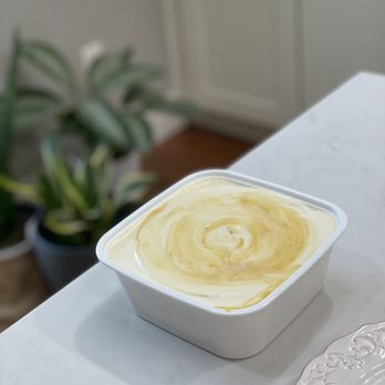 whaT’s More cake studio  - Passion fruit box cake - Custom Cakes Near Me - Sunnyvale, California