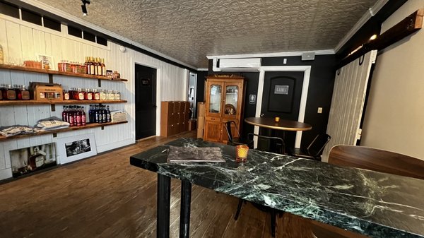Stoll and Wolfe Distillery by null