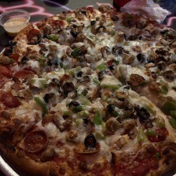 Stake Out Bar & Grill - Deluxe pizza - Sports Bars Near Me - Las Vegas, Nevada Stake Out Bar & Grill - Deluxe pizza - Sports Bars Near Me - Las Vegas, Nevada