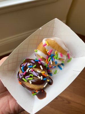 BB's Baby Donuts by null