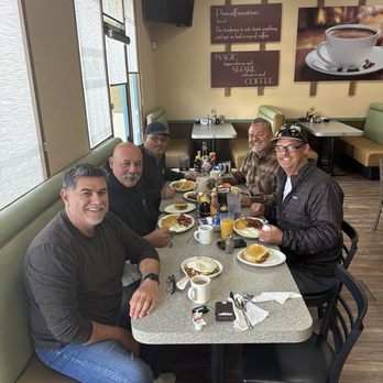 Cheliz Restaurant - Breakfast & Brunch Near Me - Highland, California
