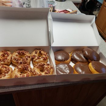 Texas Donuts - Surprised by Cousin !!! - Donuts Near Me - Centreville, Virginia