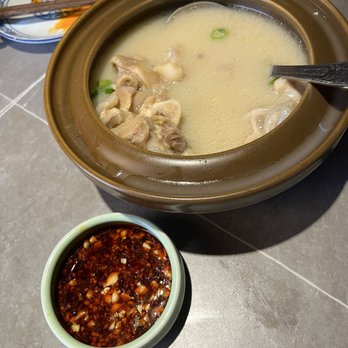 Mountain House - 老妈蹄花汤 pig trotters soup - Szechuan Near Me - Boston, Massachusetts