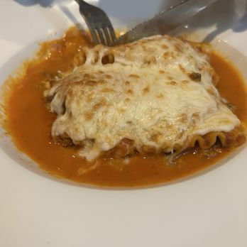 Il Saggio Italian Restaurant - Lasagna Bolognese - Italian Near Me - Commerce, California Il Saggio Italian Restaurant - Lasagna Bolognese - Italian Near Me - Commerce, California