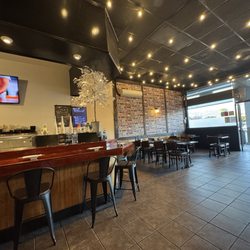 Oki Doki Roll & Sushi - Interior