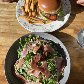 Amber Ox Public House - AO Burger and Fig and Prosciutto Salad - American Near Me - Williamsburg, Virginia Amber Ox Public House - AO Burger and Fig and Prosciutto Salad - American Near Me - Williamsburg, Virginia