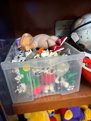 Bailey's Antiques and Aloha Shirts by null