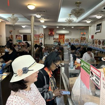 Sun Sai Gai Restaurant - Inside - Chinese Near Me - New York, New York