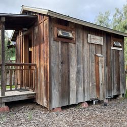 Mercey Hot Springs - Bathrooms