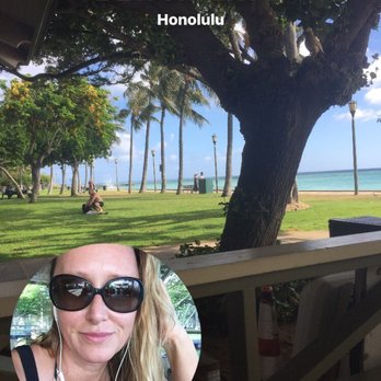 Barefoot Beach Cafe - Breakfast & Brunch Near Me - Honolulu, Hawaii