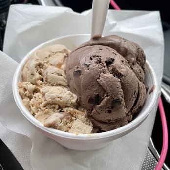 The Frosty Caboose - Salted Caramel & Chocolate Fetish - Ice Cream & Frozen Yogurt Near Me - Chamblee, Georgia