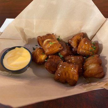 Hillside Hangout - pretzel bites - Beer Gardens Near Me - Mt. Juliet, Tennessee