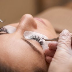 Shree Eyebrow Threading - Fuller, textured lashes Hybrid cluster lashes blend classic & volume for a customized, wispy finish.