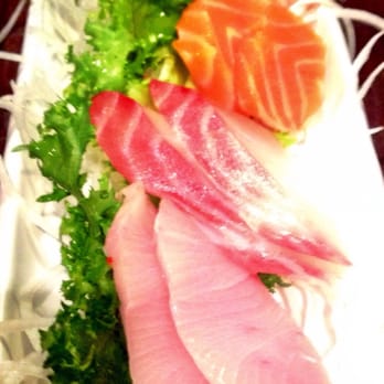 Iwa Sushi and Grill - Sashimi Sampler $11 - Sushi Bars Near Me - Wenatchee, Washington