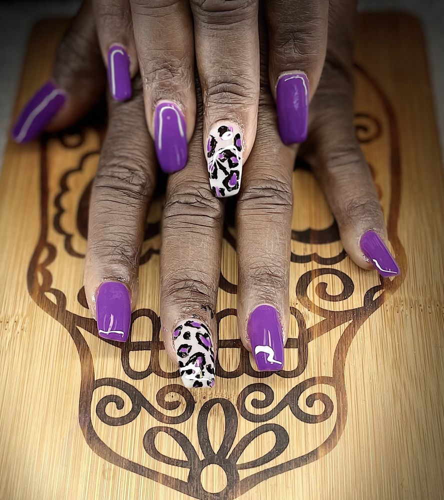 Nails By Brandi Tiki Shack Salon Logo