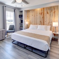Eagles Landing lodge