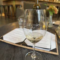 L'ecole - Woodinville